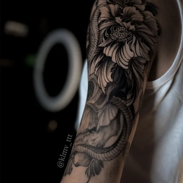 Black tattoo by Юля Кильмаева in Нижний Новгород