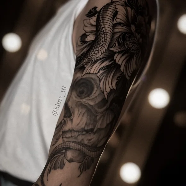 Black tattoo by Юля Кильмаева in Нижний Новгород