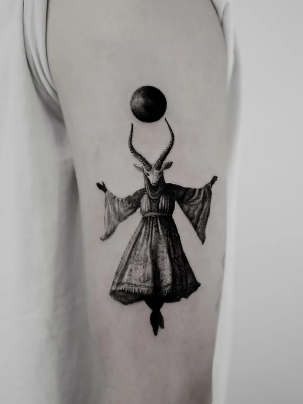 black and grey black and grey 纹身 在 bicep #97228 | 纹身师 Felipe Abel
