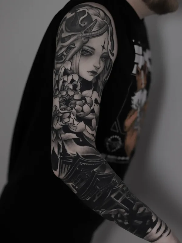 Abstract tattoo by Valentin Markgraf in Poznań