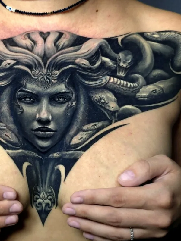 female black and grey realism tatouage sur chest #97718 | Artiste tatoueur Роман Ramzes