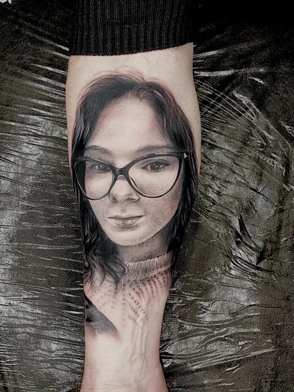 male blackandgrey portrait татуировка на arm #97864 | Тату мастер Роман Крылов