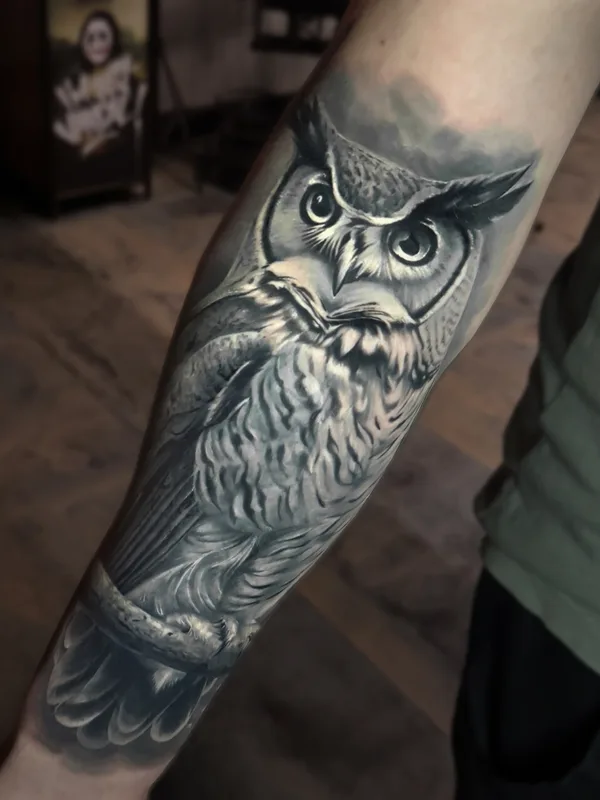 black and grey realism татуировка на forearm #98608 | Тату мастер Алексей Безукладников