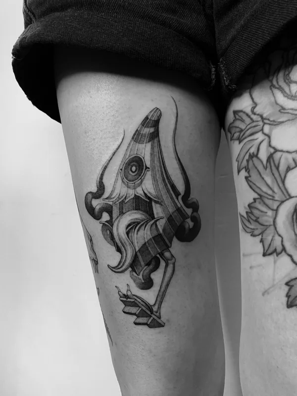 black and grey illustrative татуировка на thigh #98551 | Тату мастер Alexey Renoit