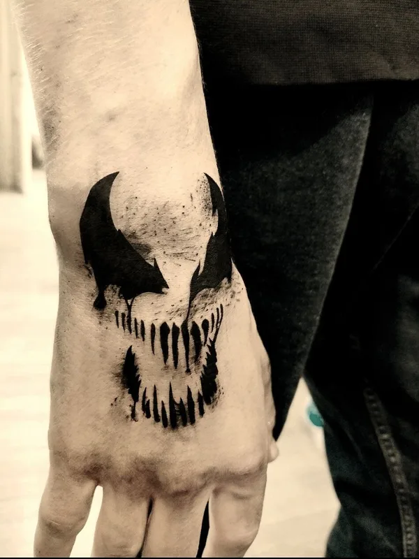 black blackwork татуировка на back of hand #98571 | Тату мастер Антонов Иван