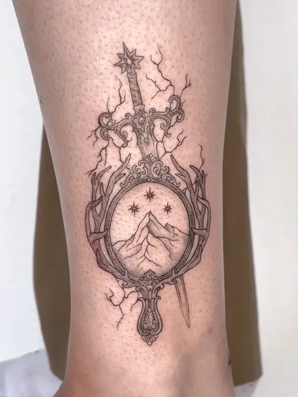 blackandgrey illustrative tatouage sur foot #98650 | Artiste tatoueur Becci | Eisvogel Tattoo