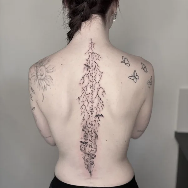 Fine Line tattoo by Becci | Eisvogel Tattoo in Stuttgart