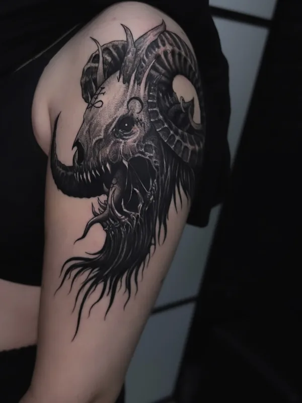black and grey blackwork татуировка на shoulder #98960 | Тату мастер Tim Blackhands