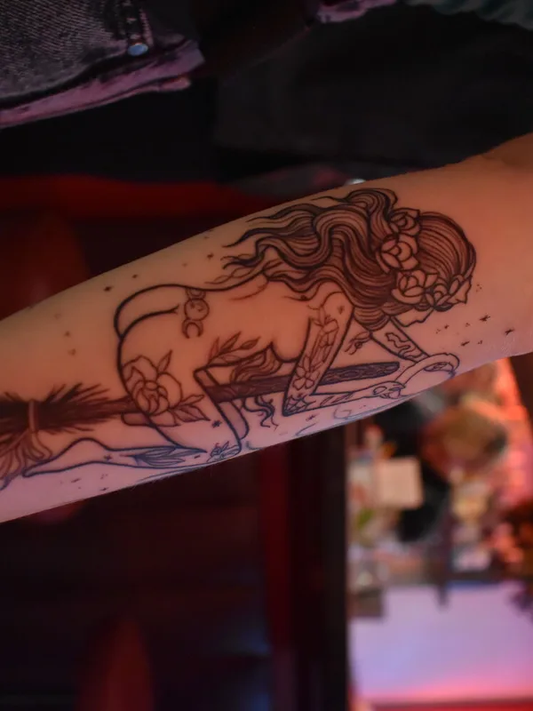 black illustrative татуировка на forearm #98966 | Тату мастер Tim Blackhands
