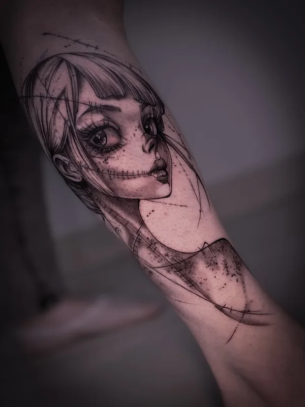 female blackandgrey portrait татуировка на shin #99046 | Тату мастер Никита Наймушин