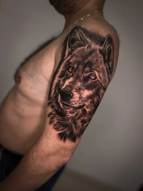 male blackandgrey realism татуировка на shoulder #99050 | Тату мастер Никита Наймушин