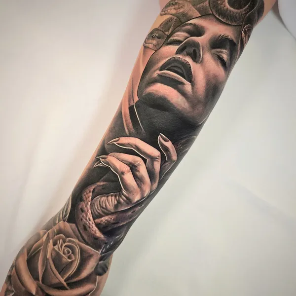 Feminine tattoo by Daniel Moreno in Kissimmee