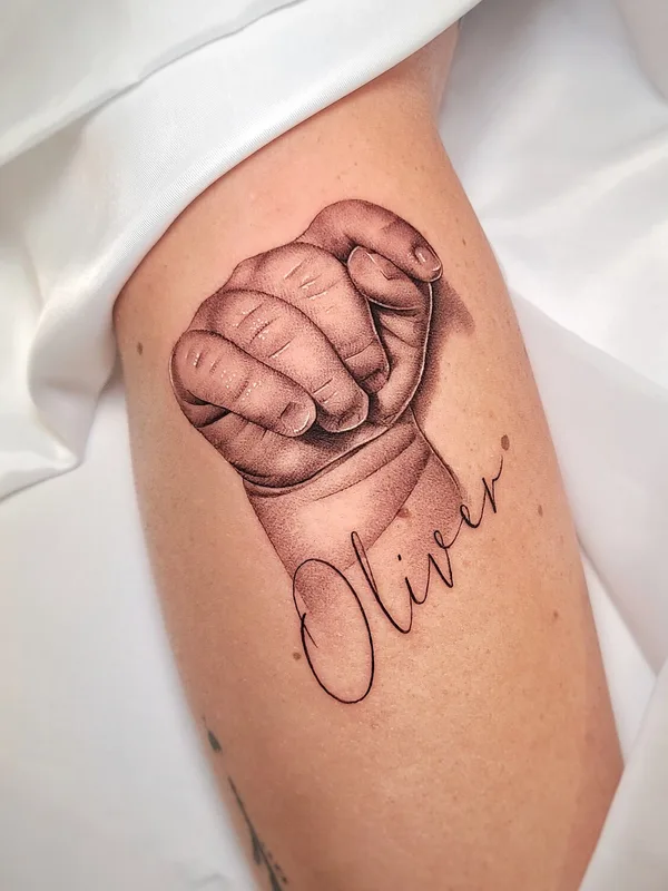 black and grey realism Tatuaggio su forearm #99182 | Tatuatore Daniel Moreno