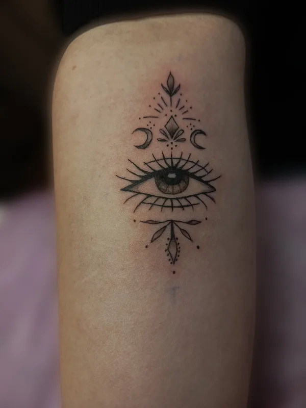female black linework 타투 부위 forearm #99696 | 타투이스트 Гончар Анастасия
