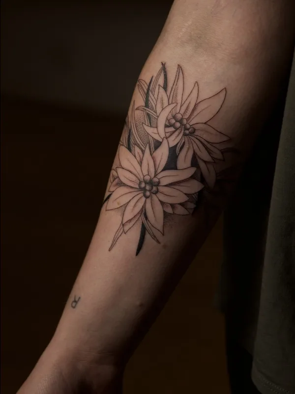 black and grey fineline 타투 부위 forearm #99396 | 타투이스트 Dark Autumn - Monica