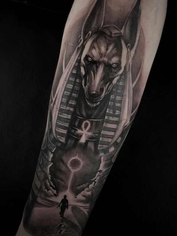 black and grey realism tattoo auf forearm #99709 | Tätowierer Андрей Смолин