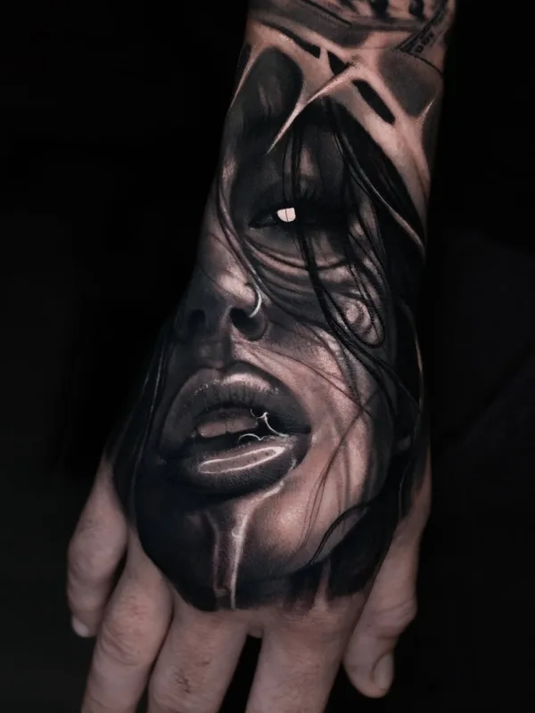 black and grey black and grey 타투 부위 back of hand #100772 | 타투이스트 Anton Martiushev