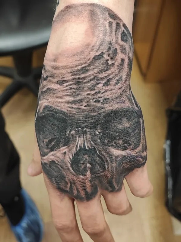 black and grey black and grey татуировка на hand #100283 | Тату мастер Сергей Рыба