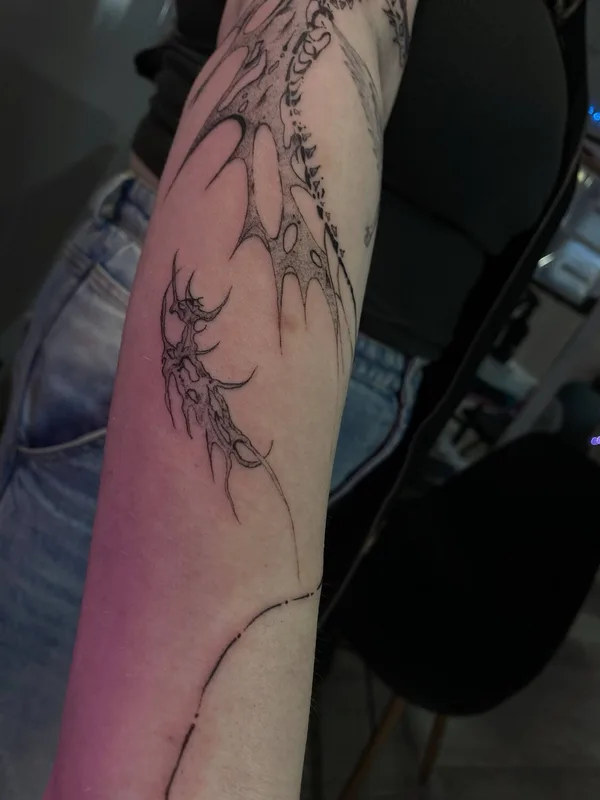 black linework Tatuaggio su forearm #100784 | Tatuatore vamphof