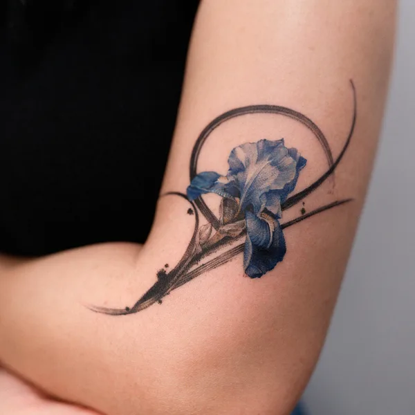 Микрореализм tattoo by Dojun in Toronto