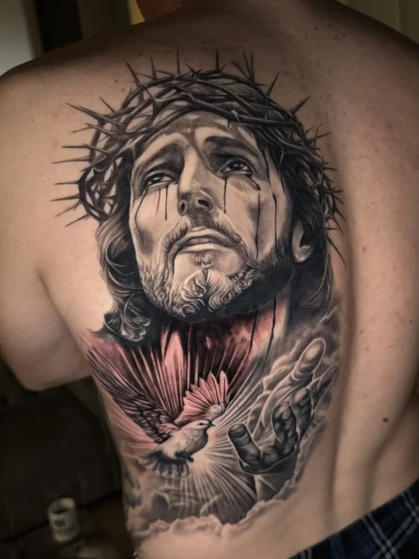 black and grey realism Tatuagem em upper back #101114 | Tatuador Артем Волошин