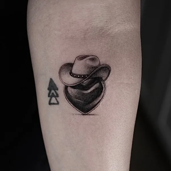 avant-garde tattoo by Mariya Rodchin in Boston