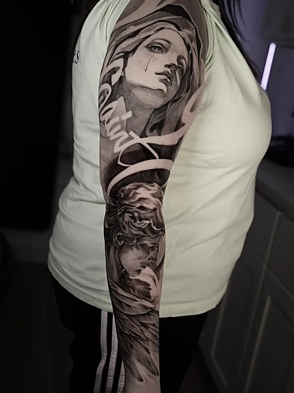 female blackandgrey authorsstyle 타투 부위 sleeve #101133 | 타투이스트 Mariya Rodchin