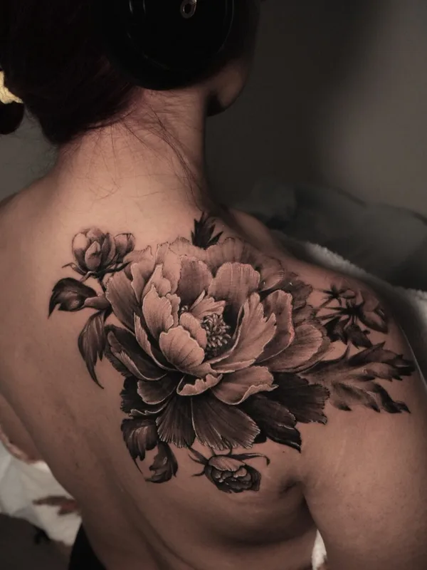 female blackandgrey botaniс 타투 부위 back #101134 | 타투이스트 Mariya Rodchin