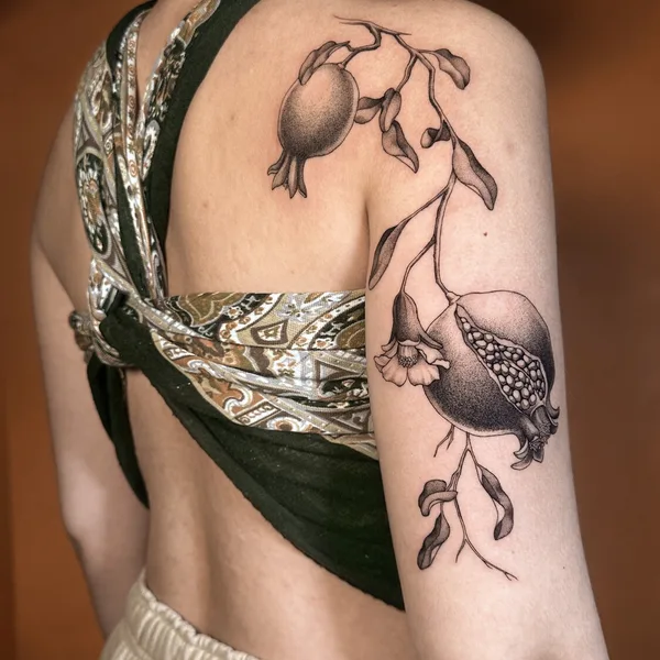 Fine Line tattoo by Maayan Ben Porat in Montréal