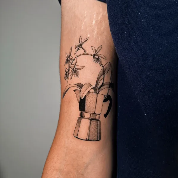 Fine Line tattoo by Maayan Ben Porat in Montréal