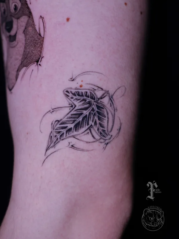 male blackandgrey graphic Tatuagem em shoulder #101663 | Tatuador Катя Соболь