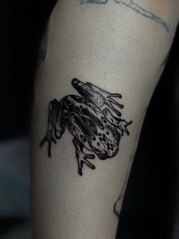 female black Tatuagem em shin #104784 | Tatuador Екатерина Сысоева