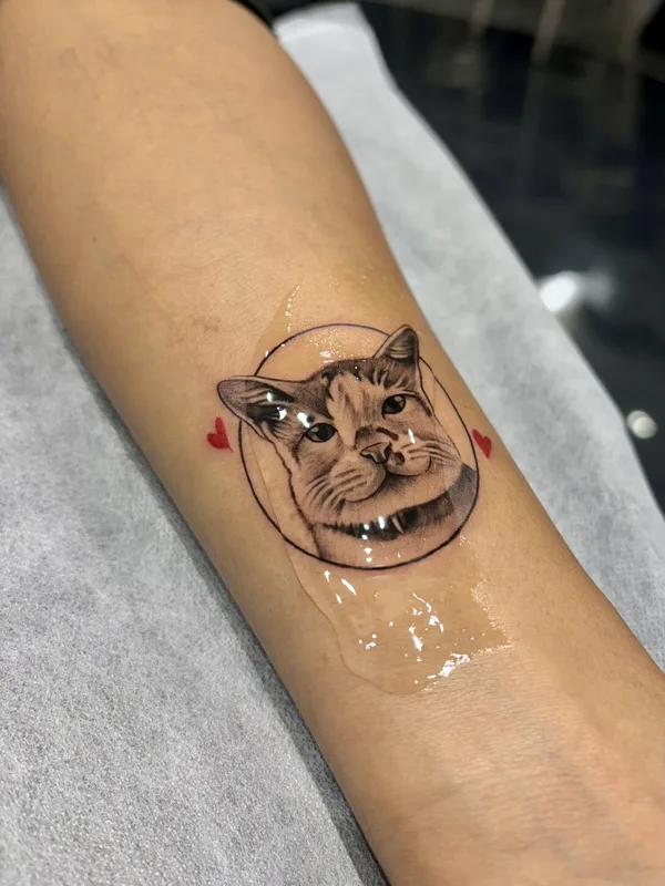 female tatuaje #103368 | Tatuador Bhakti Thakkar