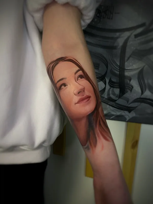 female color portrait Tatuaggio su forearm #103458 | Tatuatore Сергей Петров