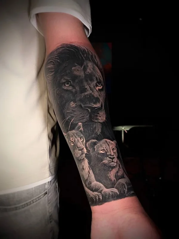 male blackandgrey coverup Tatuaggio su forearm #103475 | Tatuatore Сергей Петров