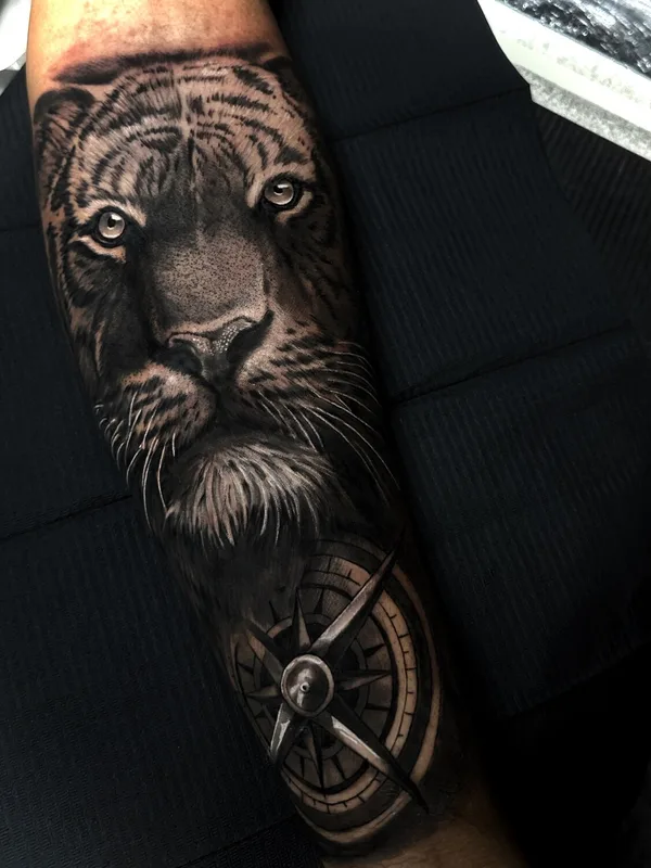 blackandgrey realism Tatuagem em forearm #103842 | Tatuador Marin Yordanov - Yordanov Arts