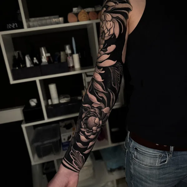 coverup tattoo by Владимир Мамонов in Moscow