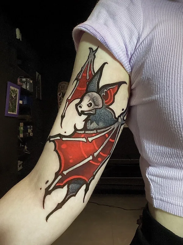 female color neotraditional tatouage sur biceps #104551 | Artiste tatoueur Родион Раскольников