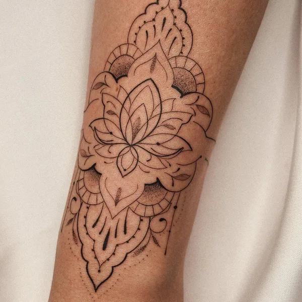 Black tattoo by Gi Bianco in Porto