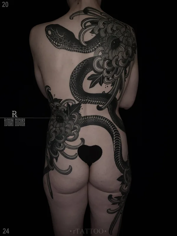 female black neojapanese tatuaje en back #94102 | Tatuador РОМАН МИГУРА