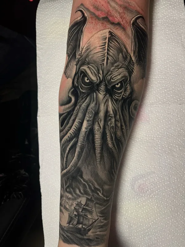 blackandgrey realism tatuaje en forearm #100724 | Tatuador Вероника Катаева