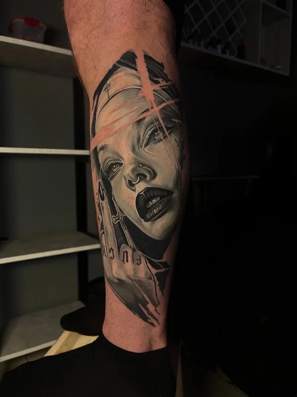 blackandgrey realism tatuaje en calf #100733 | Tatuador Вероника Катаева