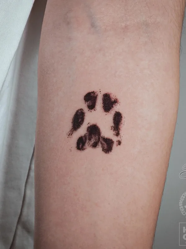 female black graphic Tatuagem em forearm #94900 | Tatuador Ярослав Старк