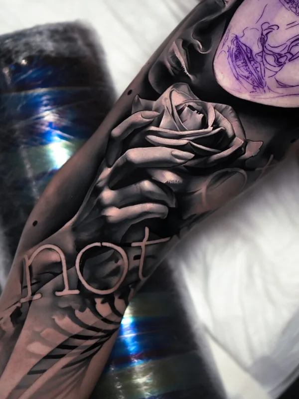 black and grey realism Tatuagem em forearm #100739 | Tatuador Dan Starr