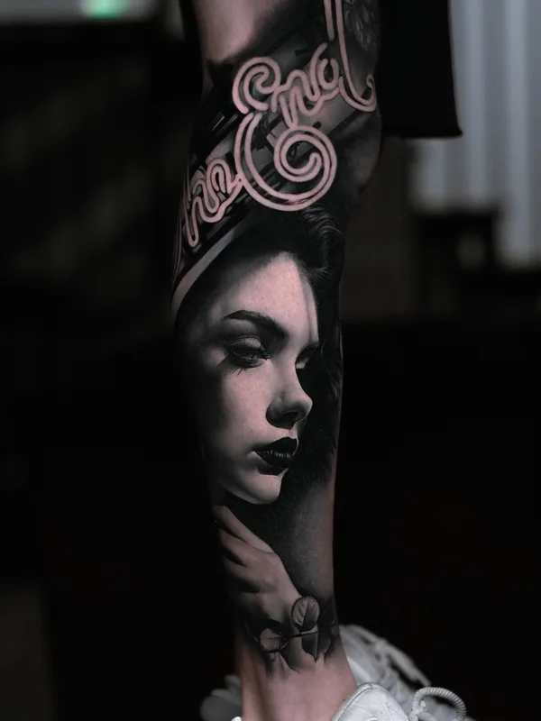 black and grey realism Tatuagem em calf #100741 | Tatuador Dan Starr