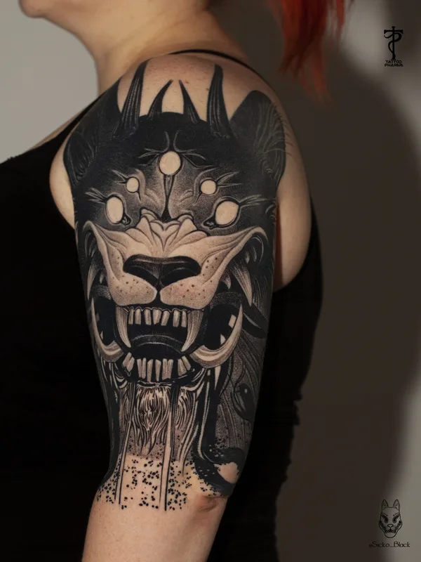 female black blackwork татуировка на full sleeve #96934 | Тату мастер Sicko Black