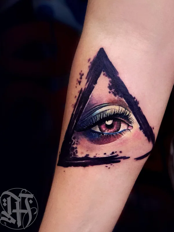 female color authorsstyle tattoo auf forearm #93442 | Tätowierer Саша Мезо