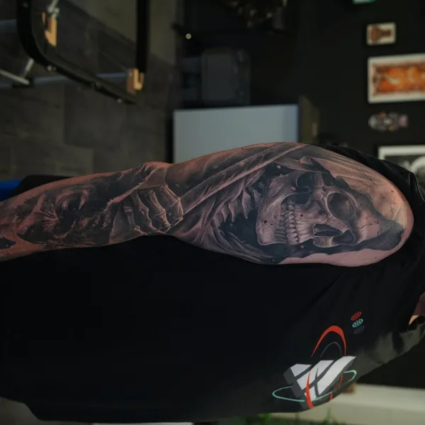 coverup tattoo by Gregory Pazdniakou  in Москва