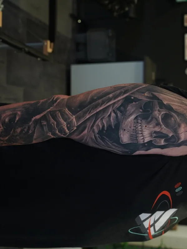 male black and grey black and grey татуировка на full sleeve #99240 | Тату мастер Gregory Pazdniakou 