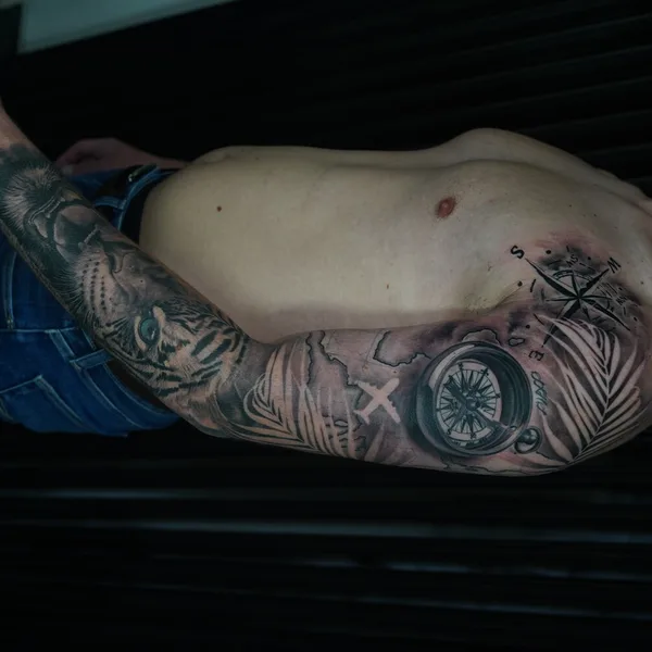 coverup tattoo by Gregory Pazdniakou  in Москва